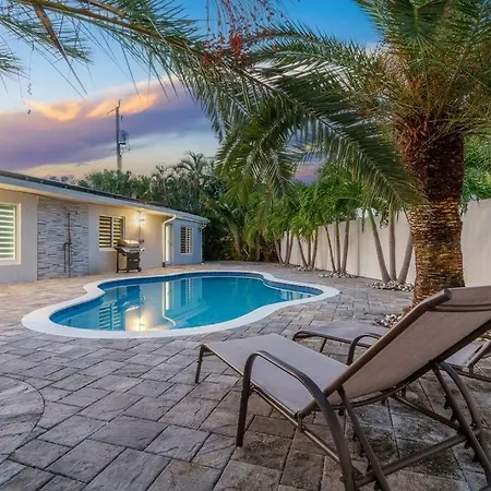 Spacious Living W/ Heated Pool + Outdoor Patio Fort Lauderdale Exterior photo