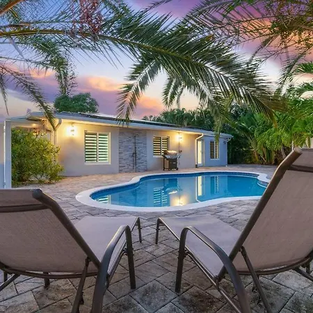 Spacious Living W/ Heated Pool + Outdoor Patio Fort Lauderdale Exterior photo
