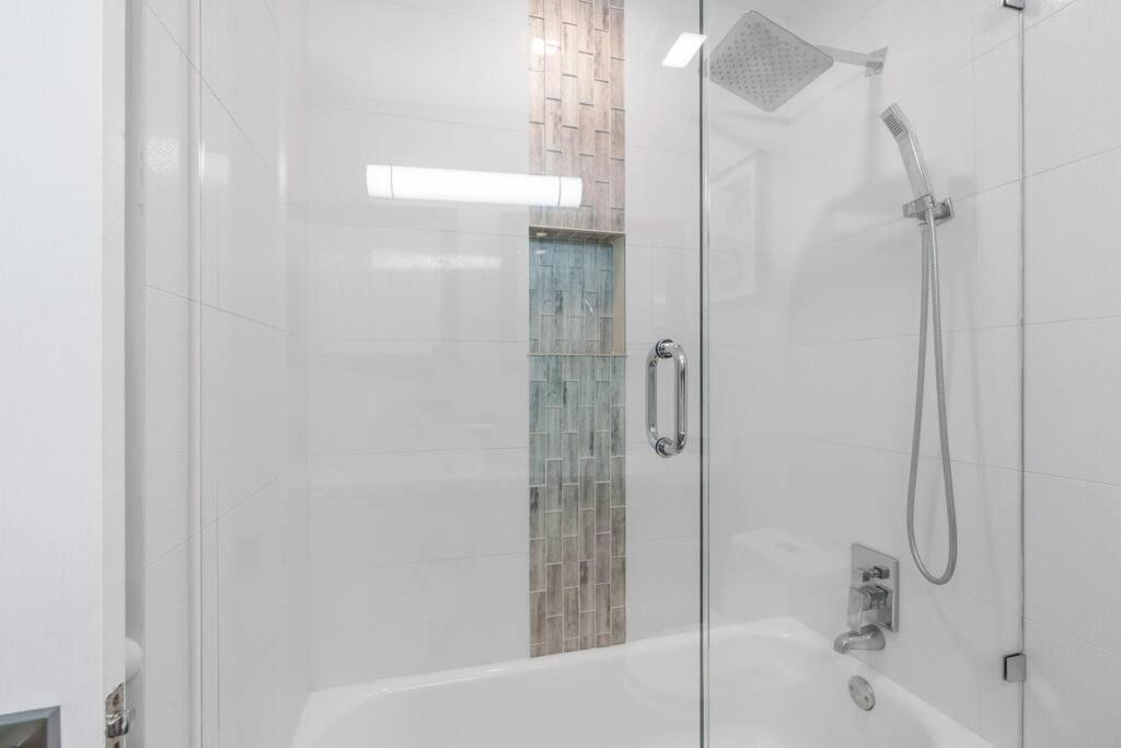 Spacious Living W/ Heated Pool + Outdoor Patio Apartamento *